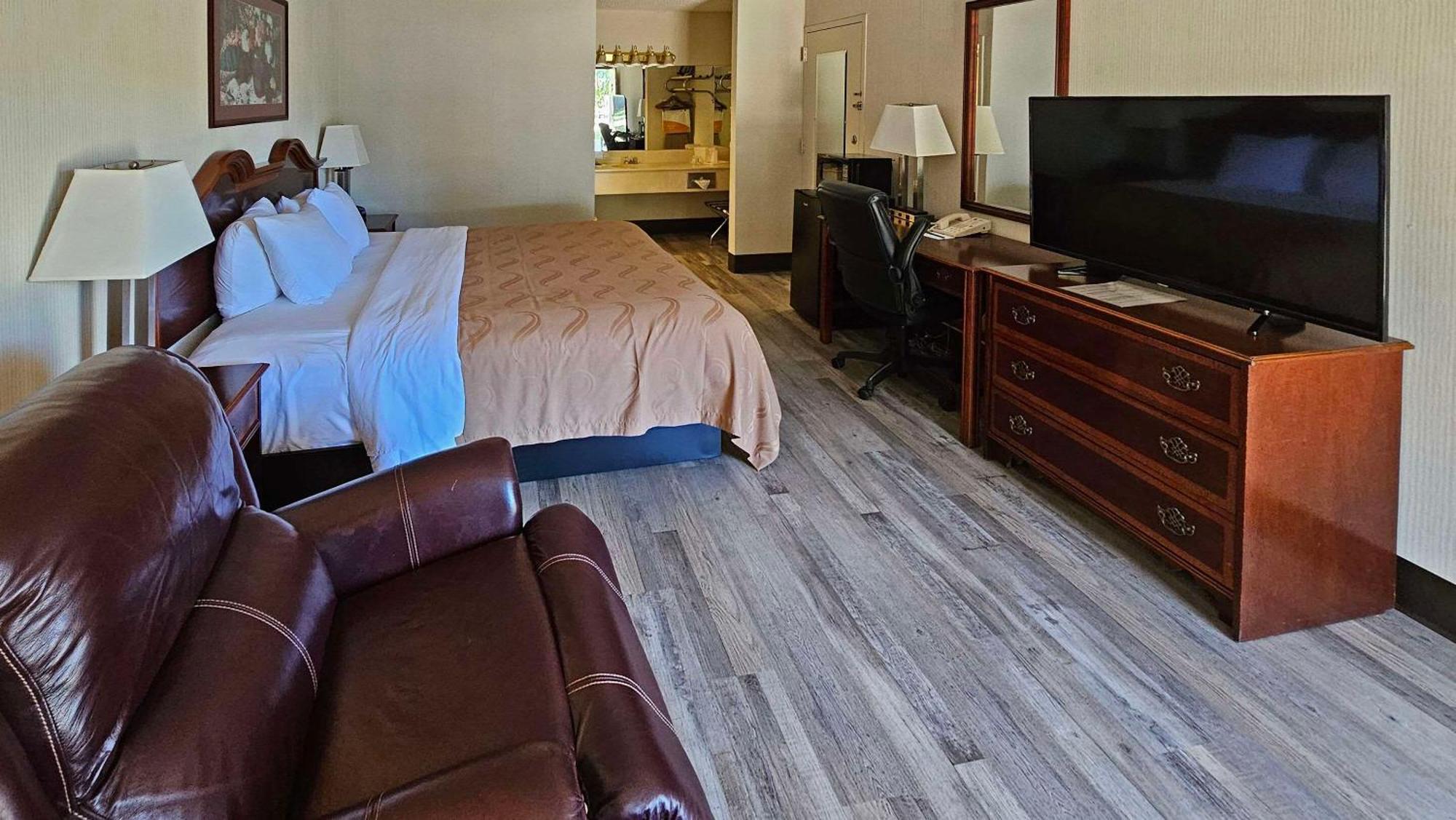 Quality Inn Енніс Екстер'єр фото