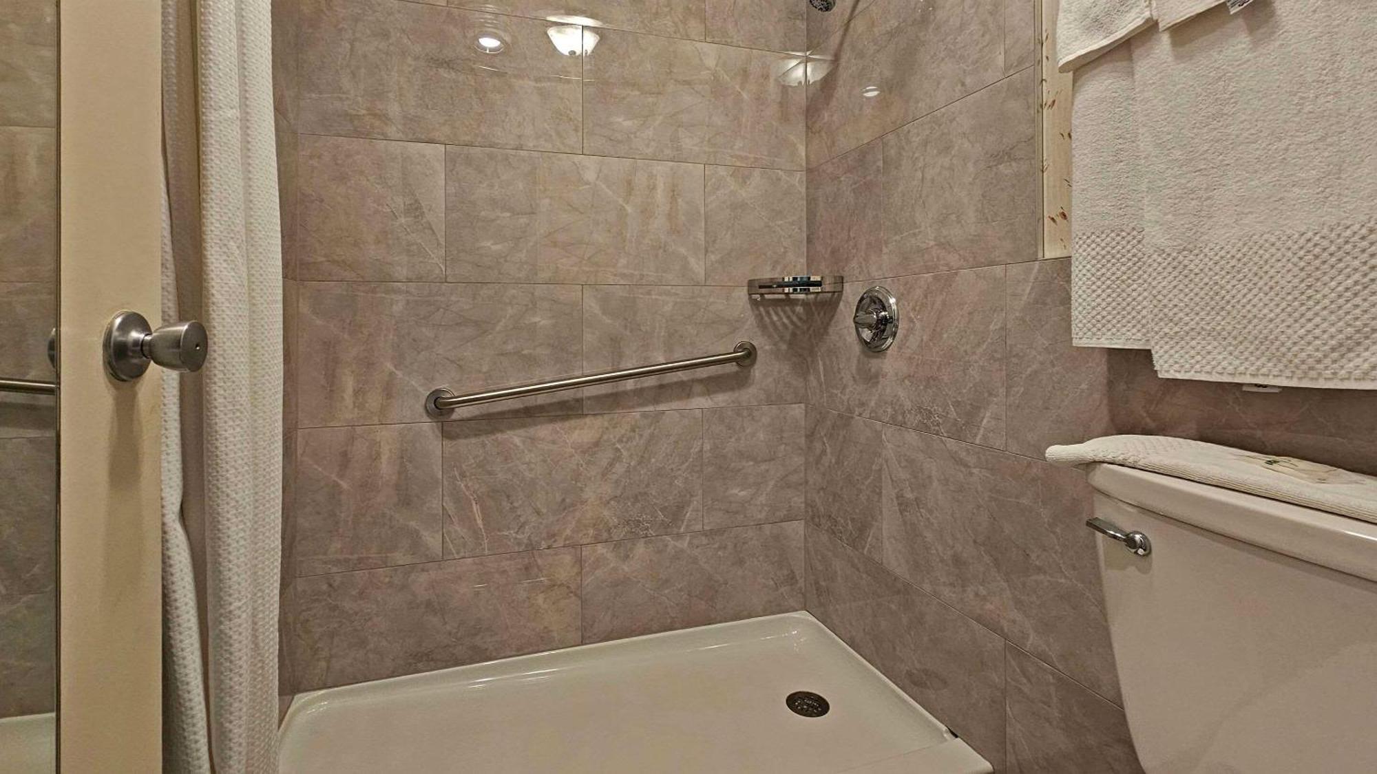 Quality Inn Енніс Екстер'єр фото